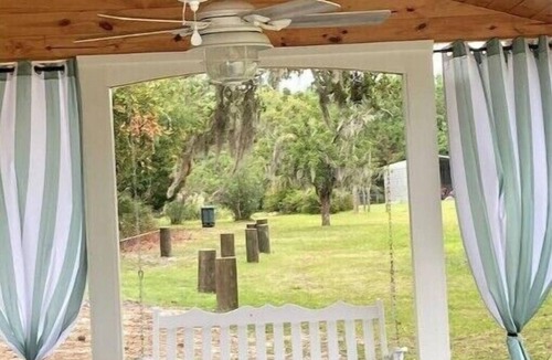 Midway House | Paradise on the water.