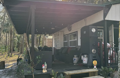 Dunnellon Cabin | Paradise Palms on Rainbow Ranch