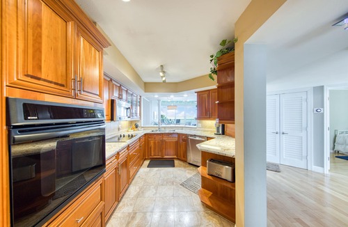 Bayway Isles Condo | Paradise Penthouse