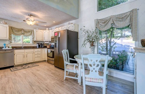 Moneta House | Paradise - Pet-Friendly/Private Pool/Firepit/Sunset Views