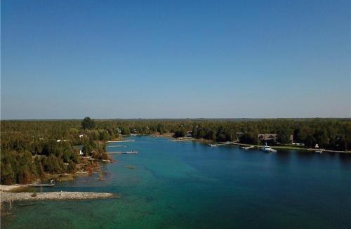 Miller Lake House | Paradise Pines Waterfront BEACHDock