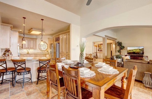 Willis House | Paradise Point - Lake Front Villa w/Infinity Pool!