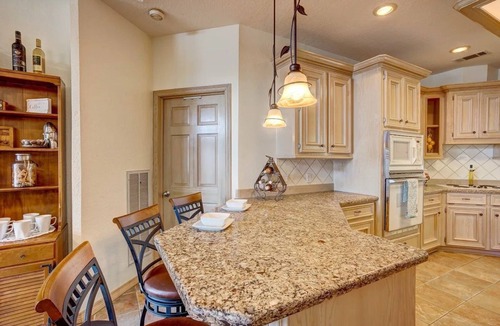 Willis House | Paradise Point - Lake Front Villa w/Infinity Pool!