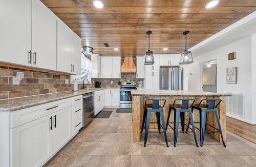 Goodview House | Paradise Point - Lakefront Home with Private Dock!