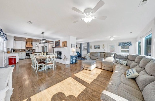 Goodview House | Paradise Point - Lakefront Home with Private Dock!
