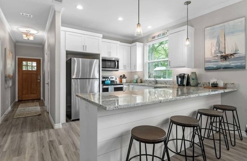 Mabank House | Paradise Point Lakefront Getaway, Beach, Hot Tub