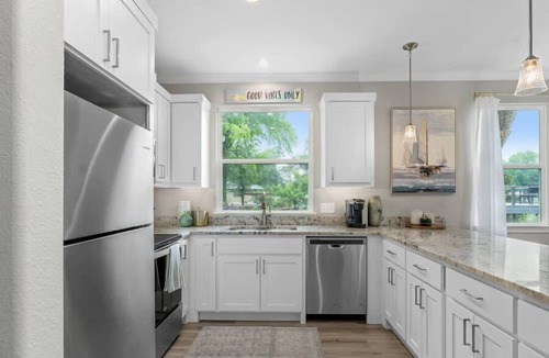 Mabank House | Paradise Point Lakefront Getaway, Beach, Hot Tub