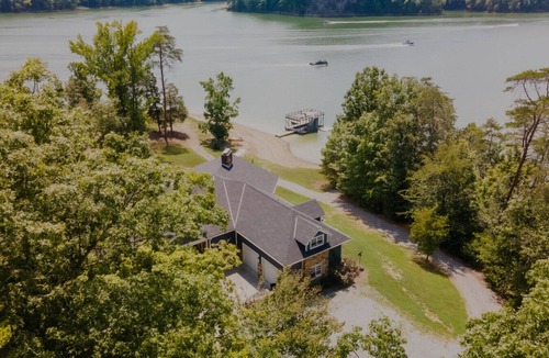 Tazewell House | Paradise Point on Norris Lake