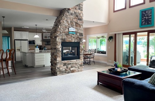 Littleton House | 💥PARADISE POINTE: 2 Floors, 4 BDR, 7 Beds, Guests, PET FRIENDLY 🥇