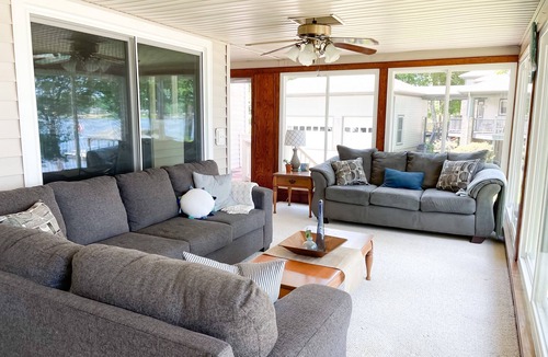 Littleton House | 💥PARADISE POINTE: 2 Floors, 4 BDR, 7 Beds, Guests, PET FRIENDLY 🥇