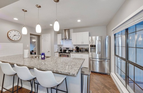 Wetmore House | Paradise Pool, FirePit, HotTub, Mini Golf, BBQ