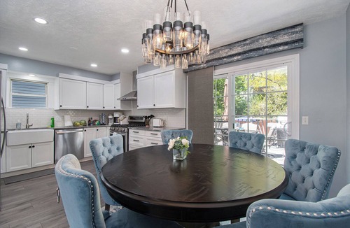 Leawood Southwest House | Paradise Pool House