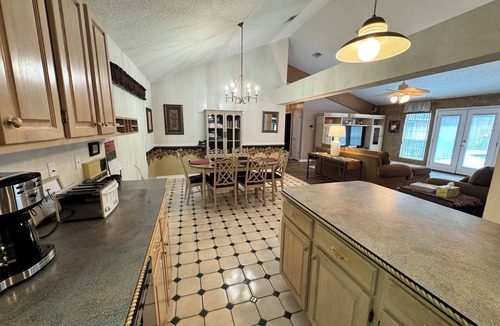 Crestview House | Paradise Pool less than 40miles from beaches!