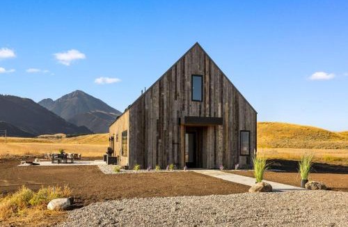 Pray House | Paradise Retreat at Chico