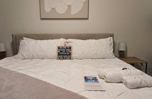 Regal Palms Resort | Paradise Room Resort Suite room near Disney and other interest places of Florida