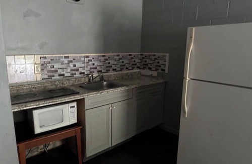 Newport News Hotel | Paradise Suites