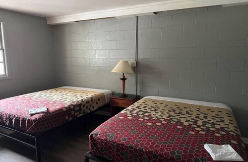 Newport News Hotel | Paradise Suites