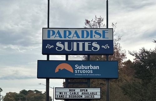 Newport News Hotel | Paradise Suites