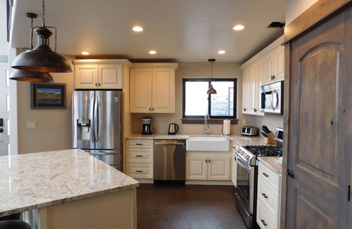 Emigrant Ski Chalet | Paradise Valley Getaway Chalet