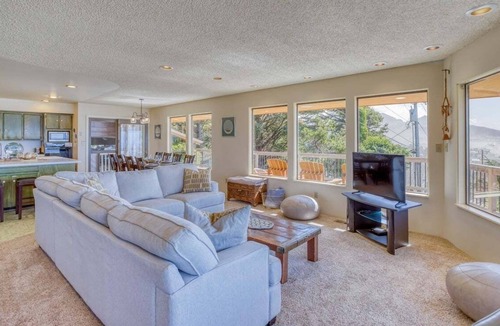 Tolovana Park House | Paradise View - New Listing!