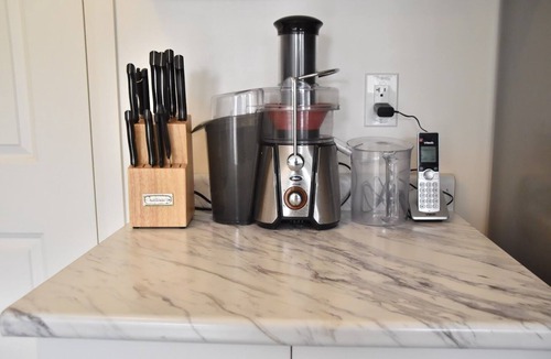 Bowmanville House | PARADISE VILLA 6