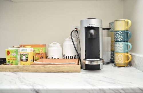 Bowmanville House | PARADISE VILLA 6