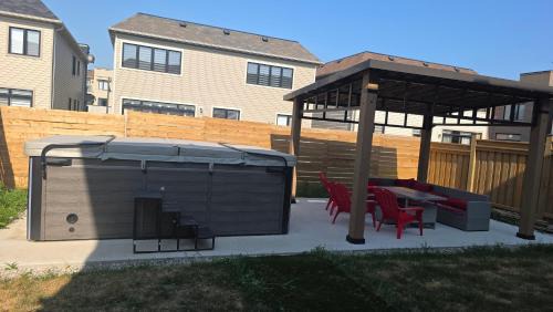 Newcastle House | PARADISE VILLa Bowmanville