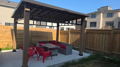 Newcastle House | PARADISE VILLa Bowmanville