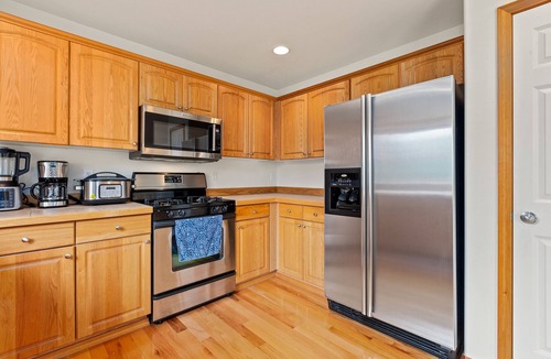 Marysville House | PARADISE VILLA: Central AC, fenced, W hot tub
