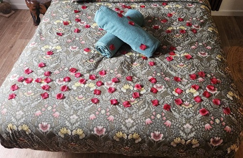 Carquefou Apartment | Paradiseroom44 studio perfect for a romantic getaway