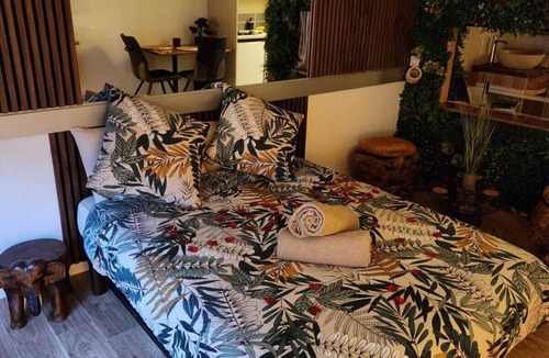 Carquefou Apartment | Paradiseroom44 studio perfect for a romantic getaway