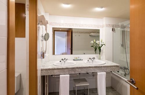 Les Masies de Roda Hotel | Parador De Vic Sau