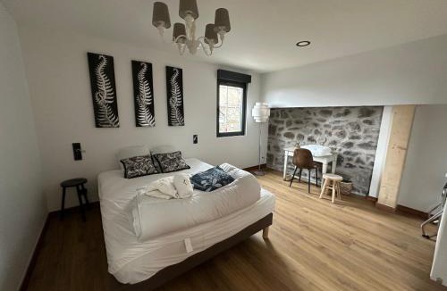 Saint-Victor-la-Riviere Ski Chalet | Parador Vert