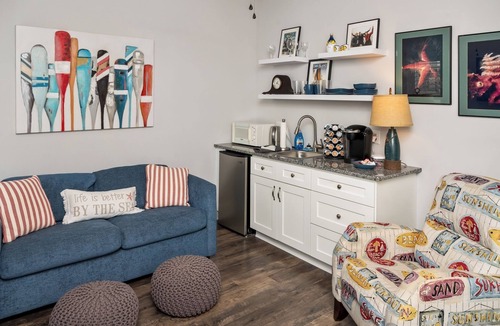 Long Beach Apartment | Paradox Place-Cozy Apartment on Oak Island