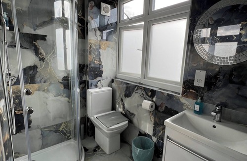 Haselbury Hotel | Paragraph Edmonton