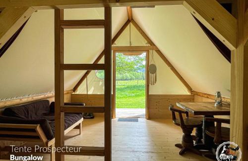 Menetrux-en-Joux House | Parc animalier du Hérisson