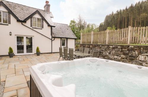Llanfair Caereinion House | Parc Cottage