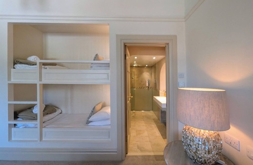 Crynant Bed & Breakfast | Parc Le Breos House