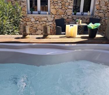 Bouyon House | Parenthèse à 2, jacuzzi privé illimité extérieur