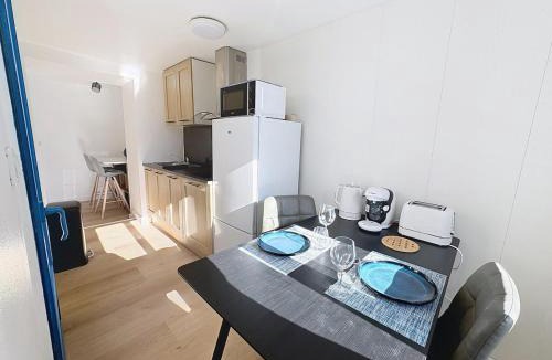 Tarbes Apartment | Parenthèse élégante en hyper Centre de Tarbes - design, balcon et confort premium