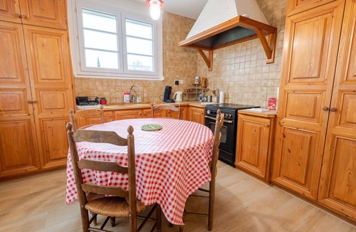 Truyes House | Parenthèse champêtre : house 7 pers.