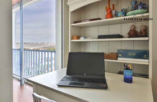 Chateau-d'Olonne Apartment | Parenthèse Atlantique : Appartement 3★ Vue Panoramique sur la Baie