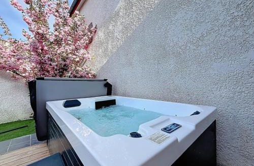 Gradignan House | Parenthèse Romantique avec Jacuzzi
