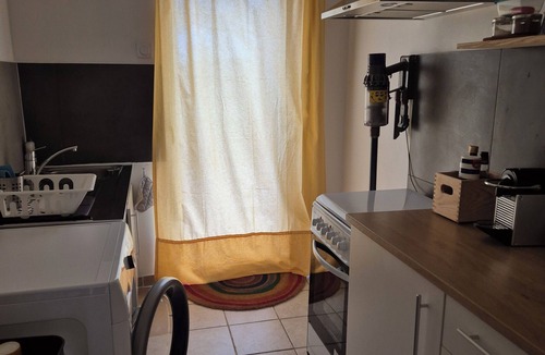 Saint-Martin-de-Londres Apartment | Parenthèse du Pic - Air-conditioned Apartment