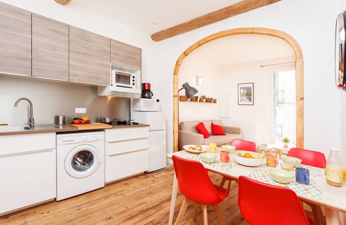 Gares Apartment | Parfum - First concierge service