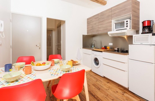 Gares Apartment | Parfum - First concierge service