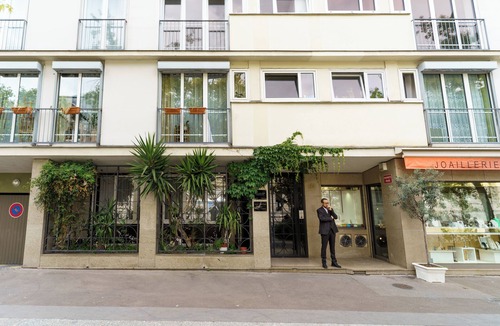 15th Arrondissement Apartment | PARI-PEC534 Summary: