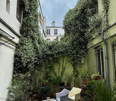 Quartier Saint-Ambroise Apartment | Paris 10e Sainte Marthe Canal Saint Martin 23m2