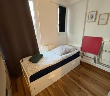 Quartier de la Folie-Mericourt Apartment | Paris 11eme