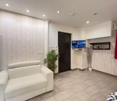 Saint-Lambert Apartment | Paris 15 Studio Ground Floor